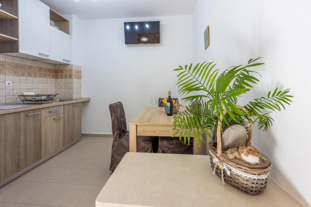 דראמליי Apartmani Anita מראה חיצוני תמונה