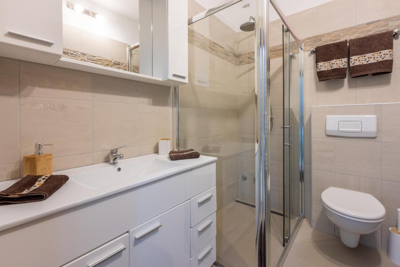 דראמליי Apartmani Anita מראה חיצוני תמונה