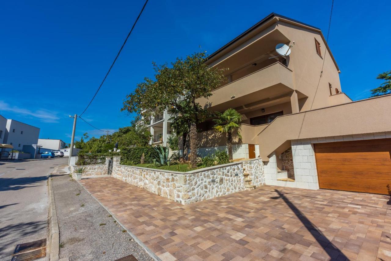 דראמליי Apartmani Anita מראה חיצוני תמונה